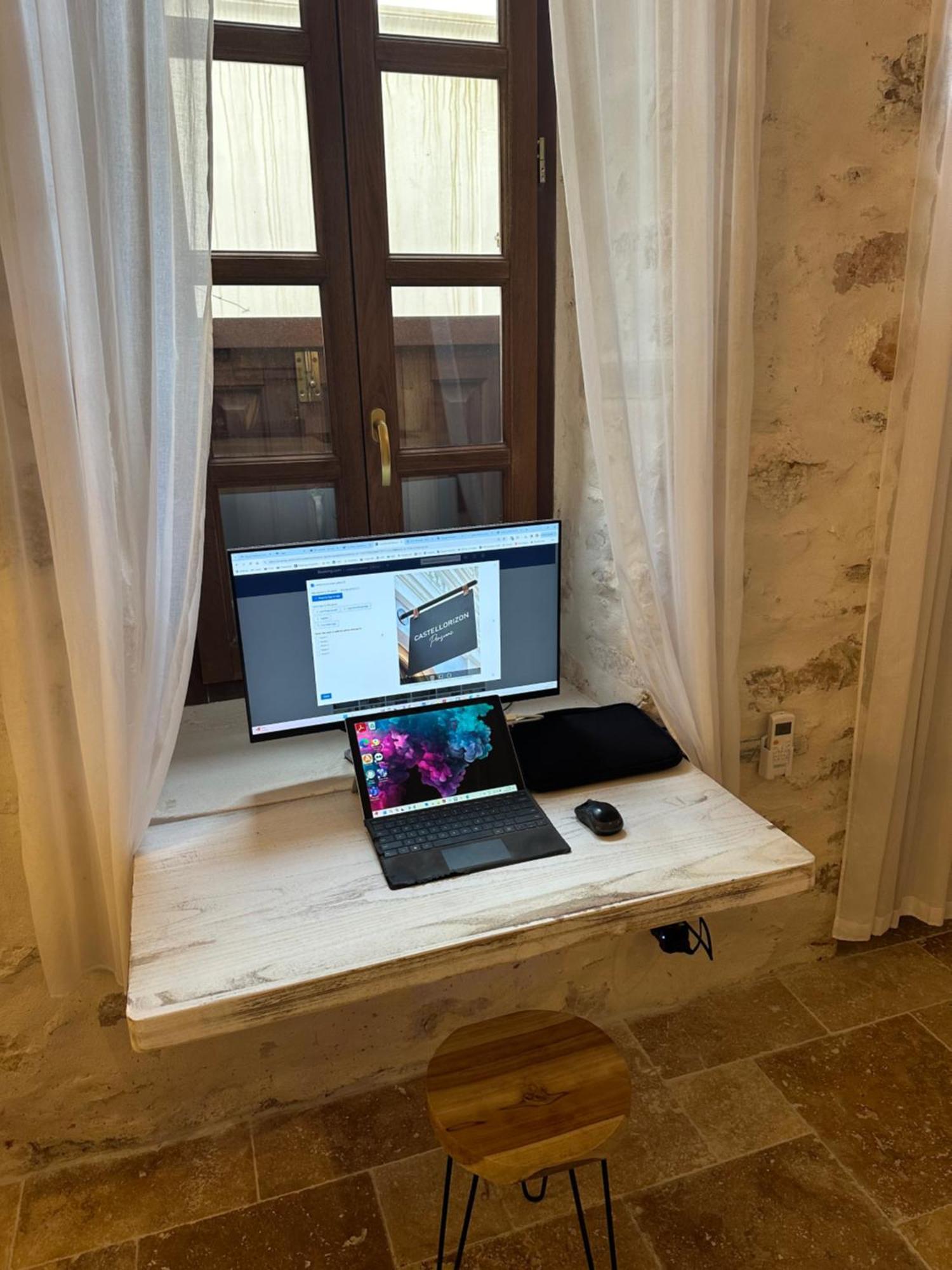 Castellorizon Pensione Meyísti Exteriör bild